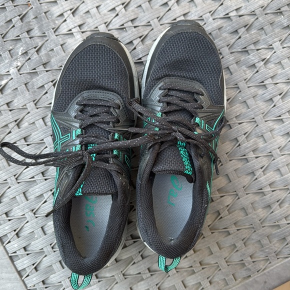 Women’s Asics sneakers - Picture 2 of 6